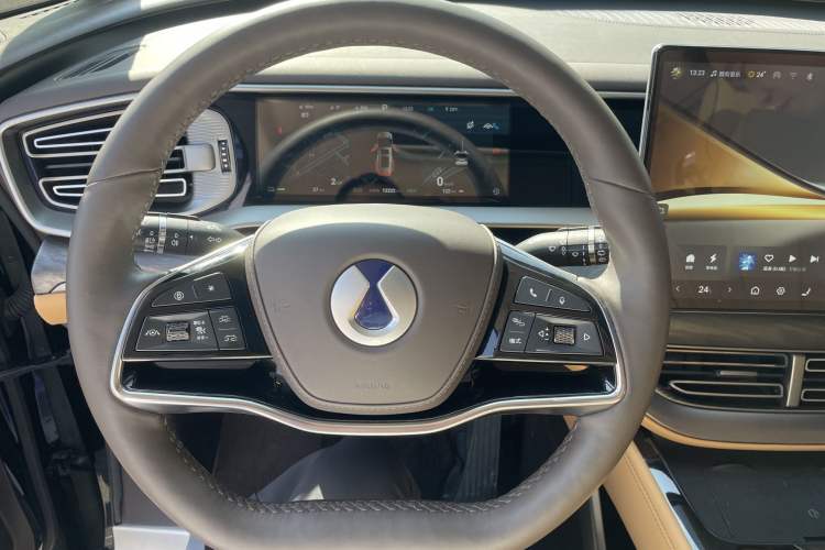 Used Denza D9 2024 DM-i 980 Four-Wheel Drive Prestige Model