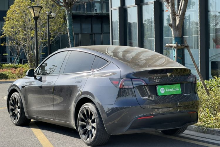 Used Tesla Model Y 2024 Long-Range All-Wheel-Drive Version