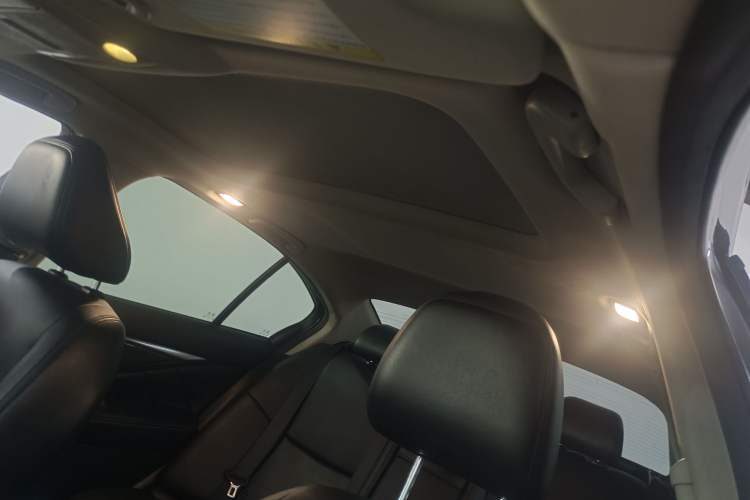 Used Infiniti Q50L 2016 2.0T Comfort Edition
