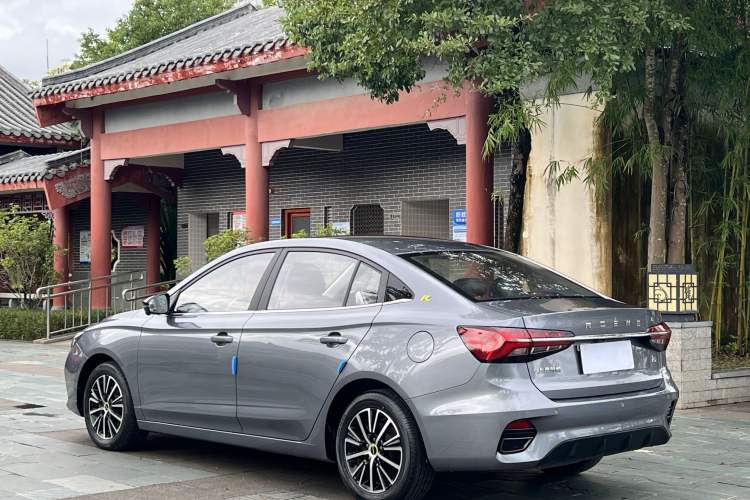 Used Roewe i5 2021 1.5L CVT Diamond Edition
