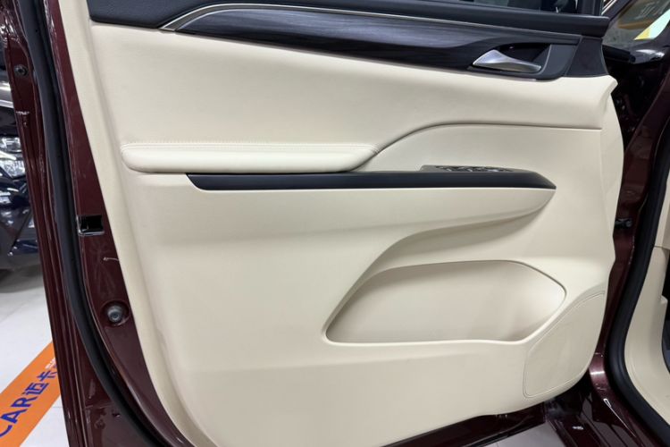 Used Buick GL8 2022 ES Landtrek 653T Luxury Edition
