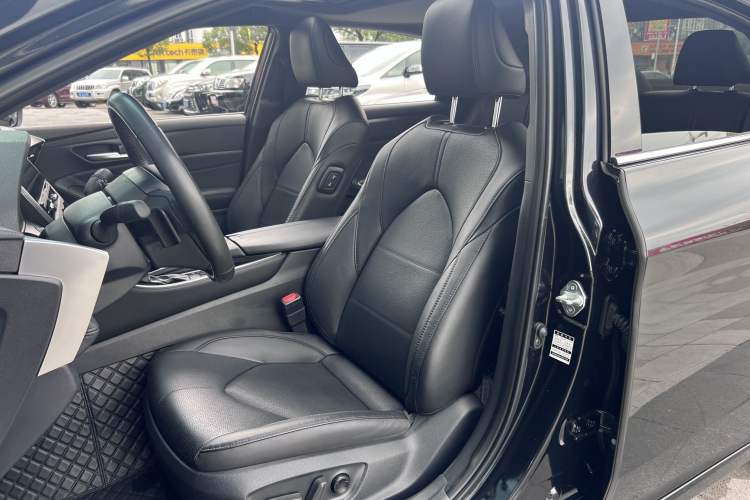 Used Toyota Avalon 2022 2.5L Luxury Edition