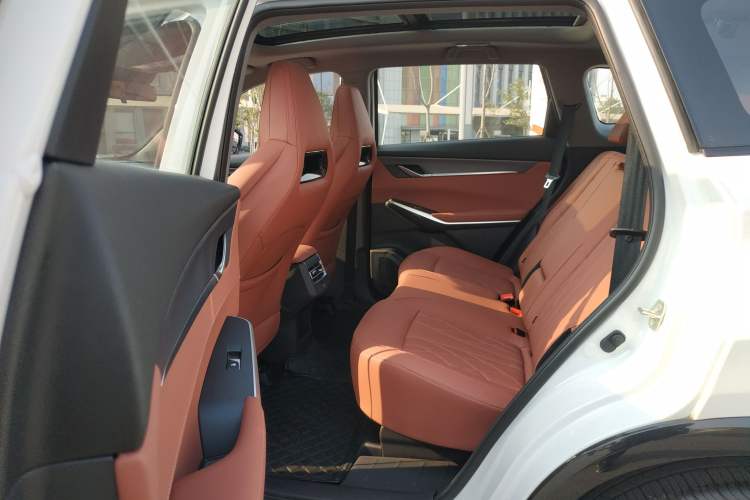 Used Changan CS75 PLUS 2024 3rd Generation Champion Edition 1.5T Intelligent Drive Dynamic Model
