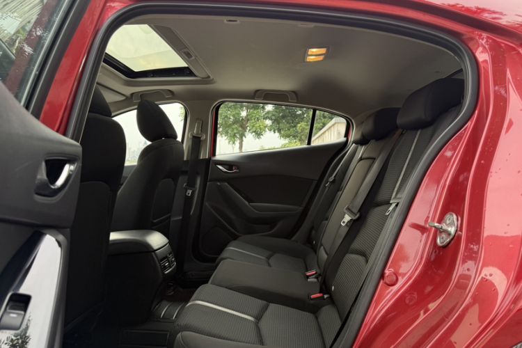 Used Mazda Mazda 3 Axela 2017 Hatchback 1.5L Automatic Luxury Model Emission Standard China V
