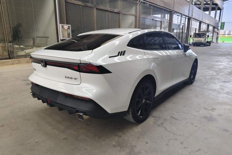 Used Changan UNI-V 2022 1.5T Prestige Version