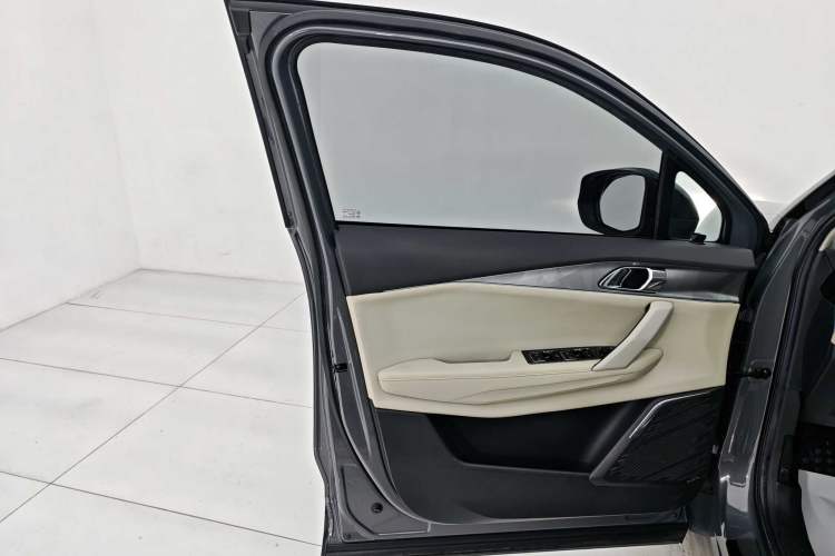 Used Lynk & Co 06 EM-P 2020 PHEV Plus
