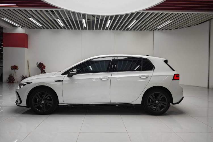 Used Volkswagen Golf 2023 Facelift 280TSI DSG R-Line Lite
