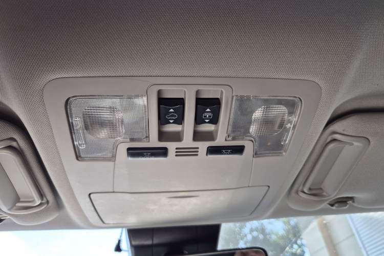 Used Toyota Highlander 2018 2.0T Four-Wheel Drive Luxury Version 7 Seats China VI Standard
