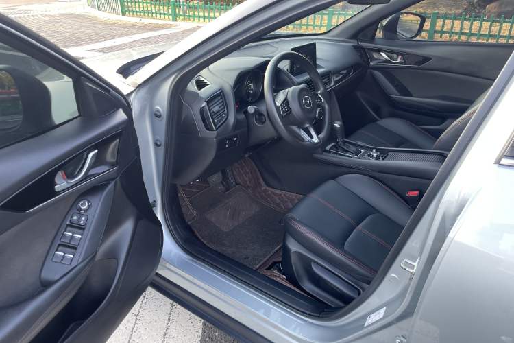 Used Mazda CX-4 2021 2.0L Automatic Two-Wheel Drive Blue Sky Dynamic Edition
