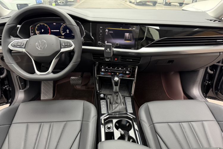 Used Volkswagen Passat 2025 Outstanding Model 330TSI Starry Elite Edition