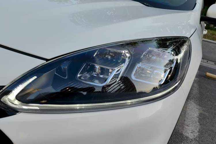 Used Ford Escape 2020 EcoBoost 245 Four-Wheel Drive Titanium Edition
