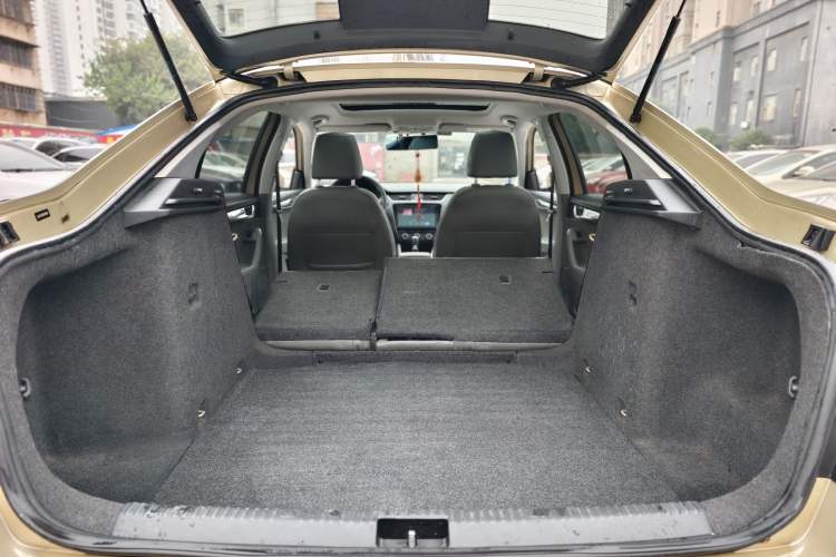 Used Skoda Octavia 2015 1.6L Automatic Yijun Edition
