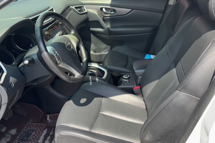 Used Nissan X-Trail 2016 2.0L CVT Smart Enjoyment Version 4WD
