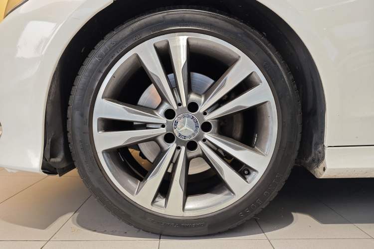 Used Mercedes-Benz E-Class 2015 Facelift E 200 L Sport Edition