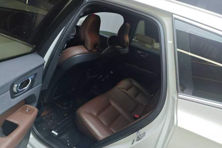 Used Volvo XC60 2021 T5 4x4 Smart Luxury Edition