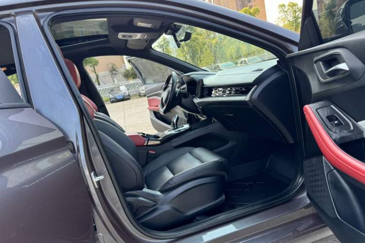 Used MG 5 2021 Revised 300TGI DCT Qingshè Luxurious Enjoyment Edition
