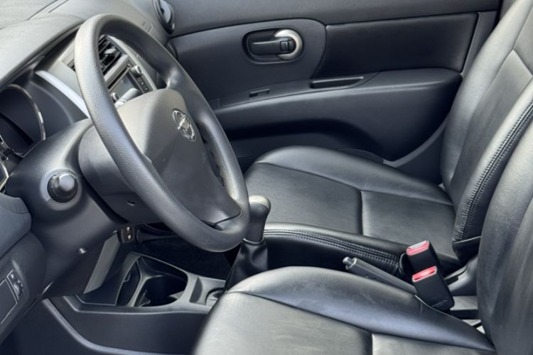 Used Nissan Livina 2013 1.6XE Manual Comfort Edition
