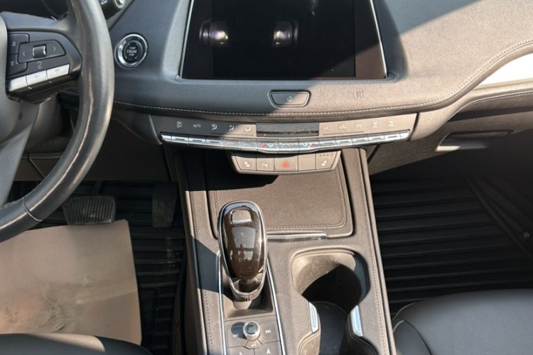 Used Cadillac XT4 2020 28T Two-Wheel-Drive Leading Version
