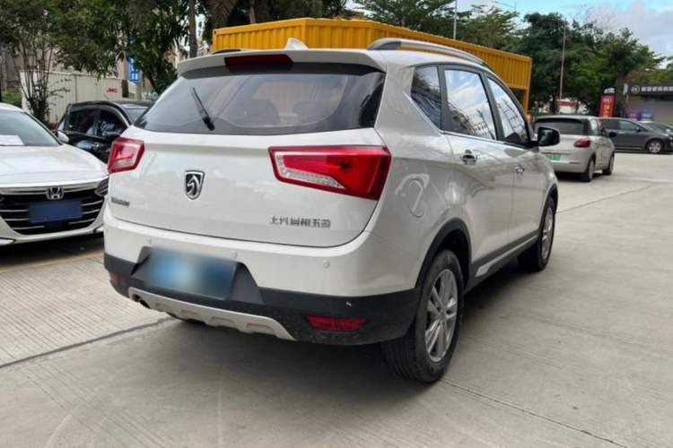 Used Baojun 560 2015 1.8L Manual Elite Model