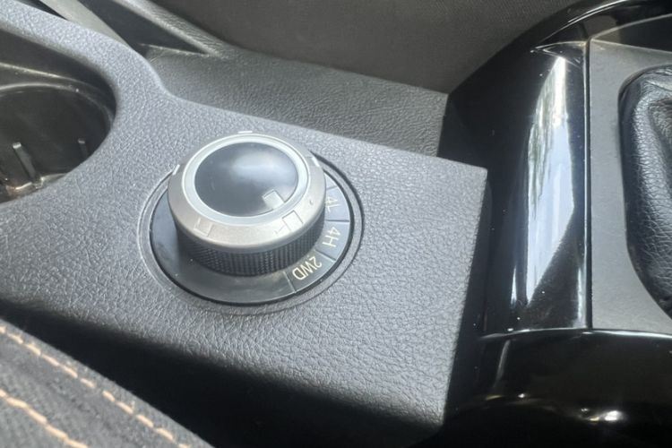 Used Land X8 2014 Explorer Edition 2.4L Gasoline 4x4 Luxury Model
