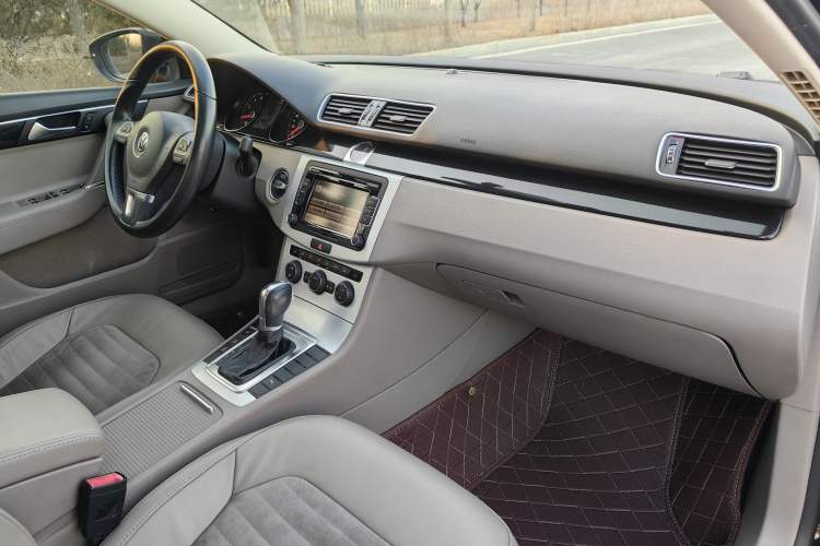 Used Volkswagen Magotan 2015 1.8TSI Luxury Model
