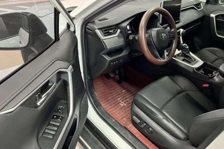 Used Toyota Wildlander 2022 2.0L CVT Two-Wheel Drive Luxury PLUS Edition
