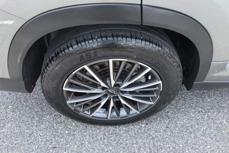 Used Chery Tiggo 8 PLUS 2024 Champion Edition 290TGDI DCT Passionate Version 5-Seater
