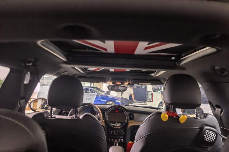 Used  MINI 2023 1.5T COOPER Midnight Escape Special Edition
