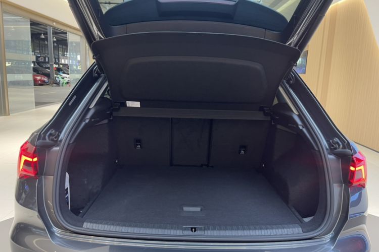 Used Audi Q3 2021 40 TFSI Fashion Dynamic Model
