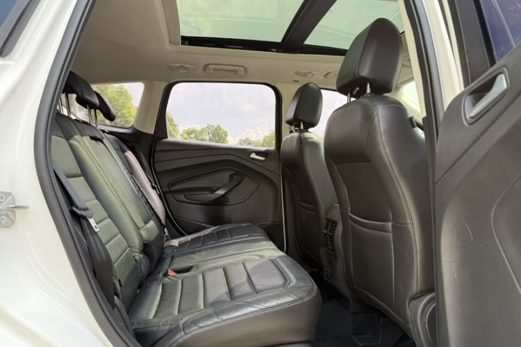 Used Ford Kuga 2017 EcoBoost 180 Two-Wheel-Drive Platinum Edition
