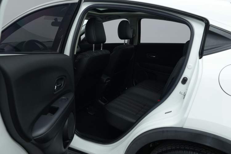 Used Honda Vezel 2017 1.8L CVT Front-Wheel Drive Pioneer Edition