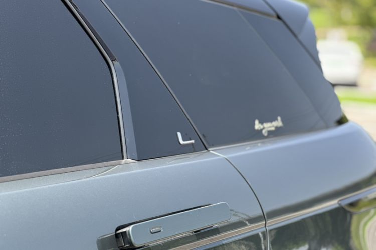 Used Land Rover Range Rover Evoque 2021 Range Rover Velar L 249PS R-Dynamic First Edition
