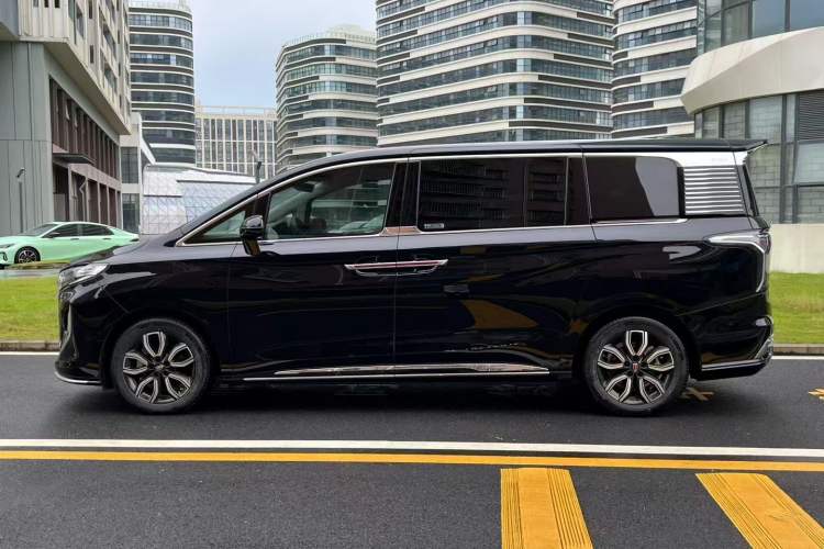 Used Hongqi HQ9 2023 2.0T Smart Connect Flagship Edition
