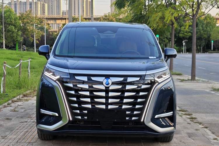 Used Denza D9 2024 DM-i 980 Four-Wheel Drive Flagship Model