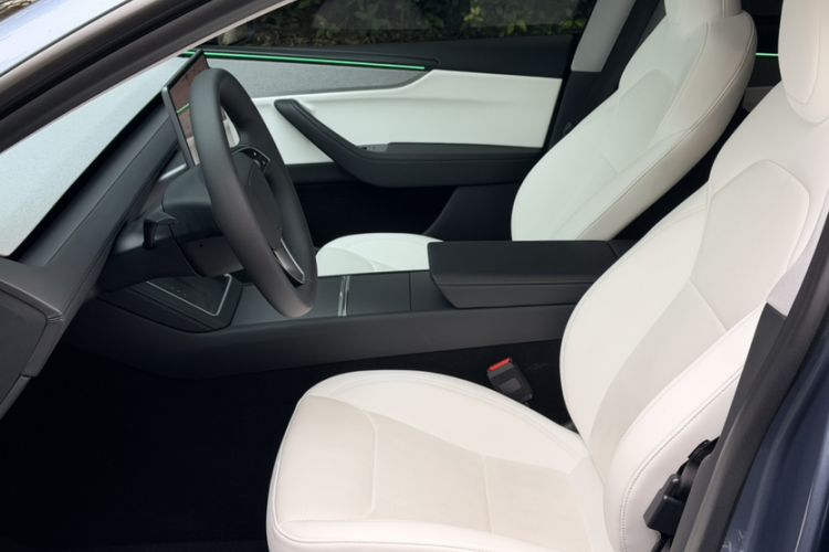 Used Tesla Model Y 2025 Rear-Wheel-Drive Version
