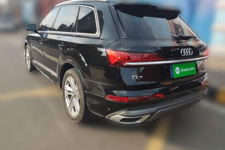 Used Audi Q7 2023 45 TFSI quattro S line Sport model