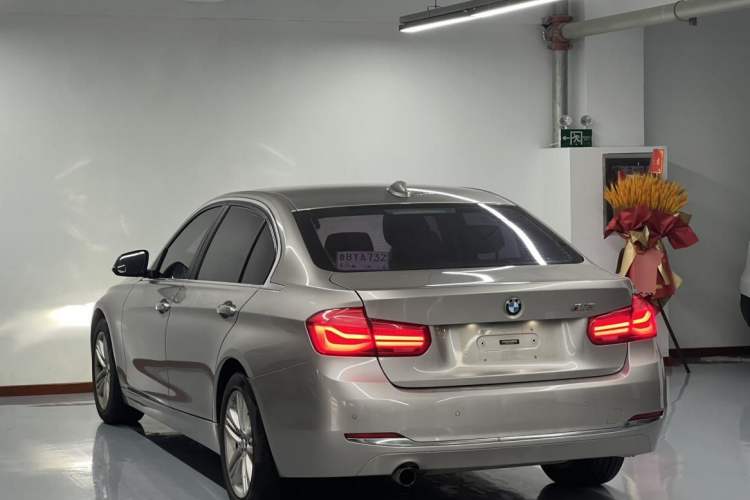 Used BMW 3 Series 2016 320Li Ambition Model
