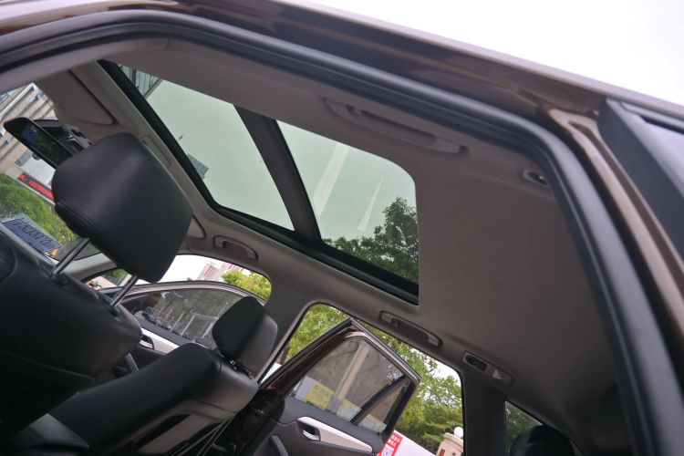 Used BMW X1 2013 sDrive18i manual model
