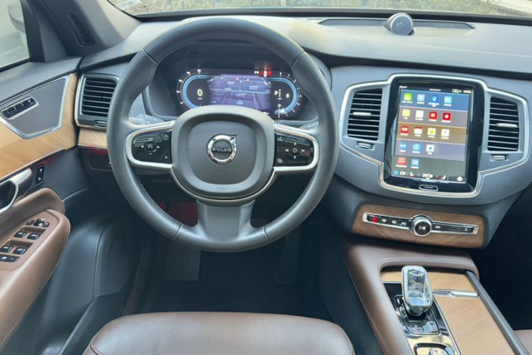 Used Volvo XC90 2023 B5 SmartDrive Luxury Edition 5 Seats
