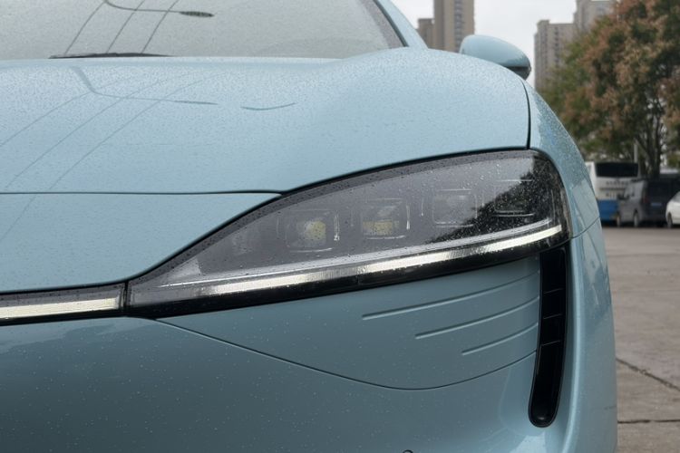 Used Hima Luxeed S7 2025 705 km Pro
