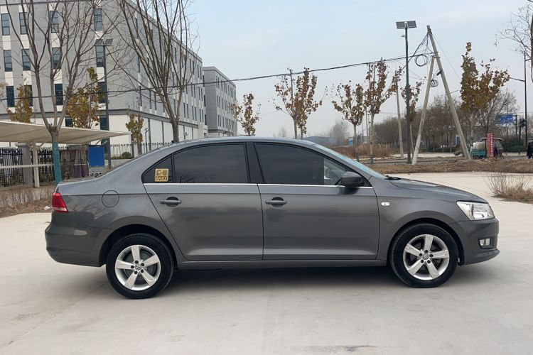 Used Volkswagen Santana 2015 1.6L Manual Comfort Edition