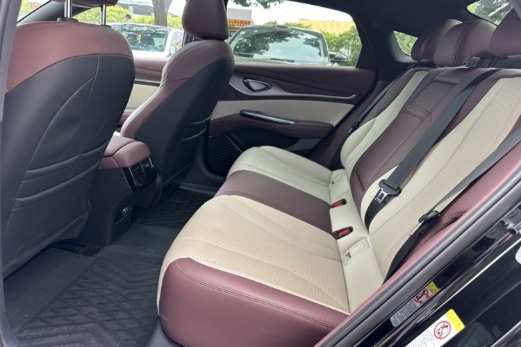 Used BYD Seal 2023 DM-i 1.5L 121km Prestige Model
