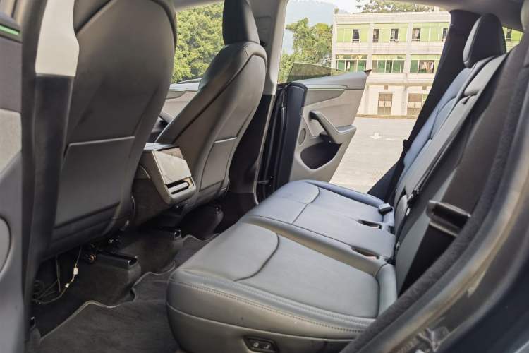 Used Tesla Model Y 2025 Rear-Wheel Drive First Edition
