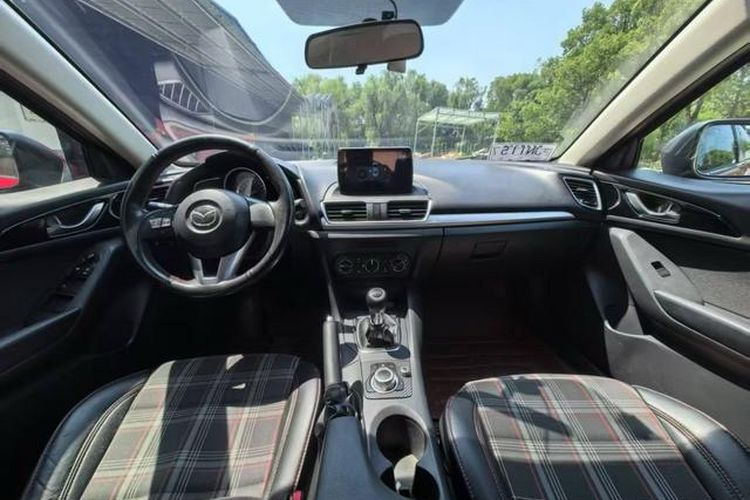 Used Mazda Mazda 3 Axela 2014 Sedan 1.5L Manual Comfort Model
