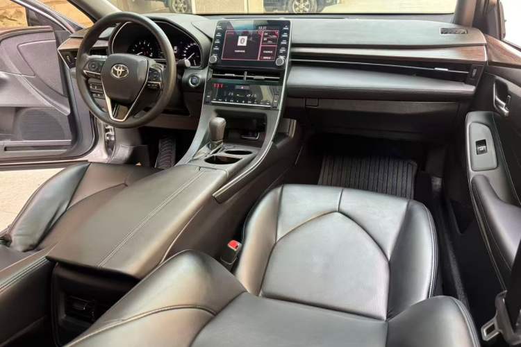 Used Toyota Avalon 2019 2.5L Ambition Version China VI Standard
