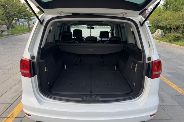 Used Volkswagen Sharan 2013 1.8TSI Standard Model
