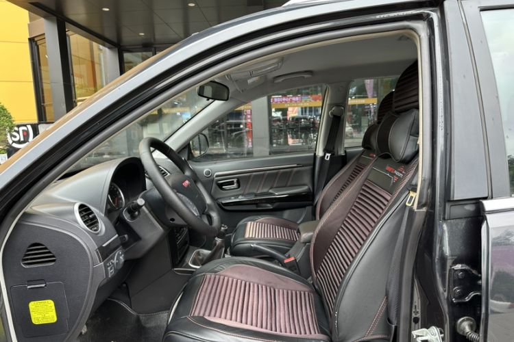 Used Haval H5 Classic 2015 2.0L Manual Two-Wheel Drive Entry-Level Trim
