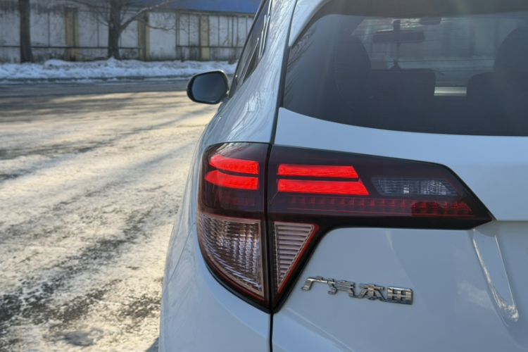 Used Honda Vezel 2017 1.8L CVT Front-Wheel Drive Pioneer Edition