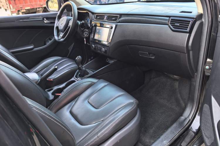 Used Dongfeng Fengon 580 2016 1.8L Manual Comfort Model
