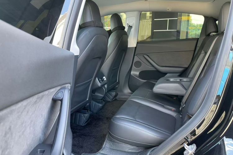 Used Tesla Model Y 2022 Rear-Wheel-Drive Version
